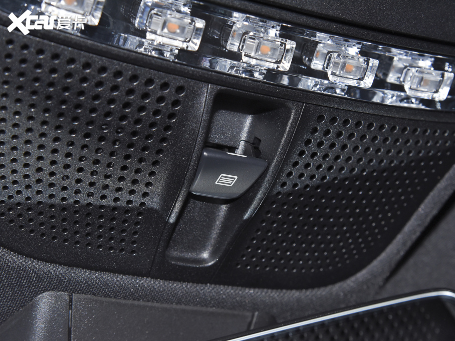 2022YE Ŀ E 300 L \F