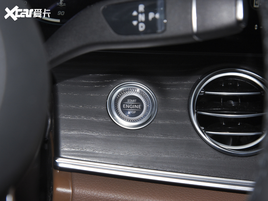 2022YE Ŀ E 300 L \F