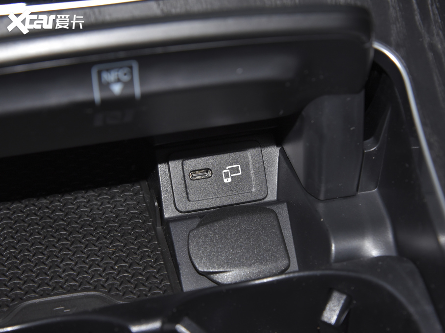 2022YE Ŀ E 300 L \F