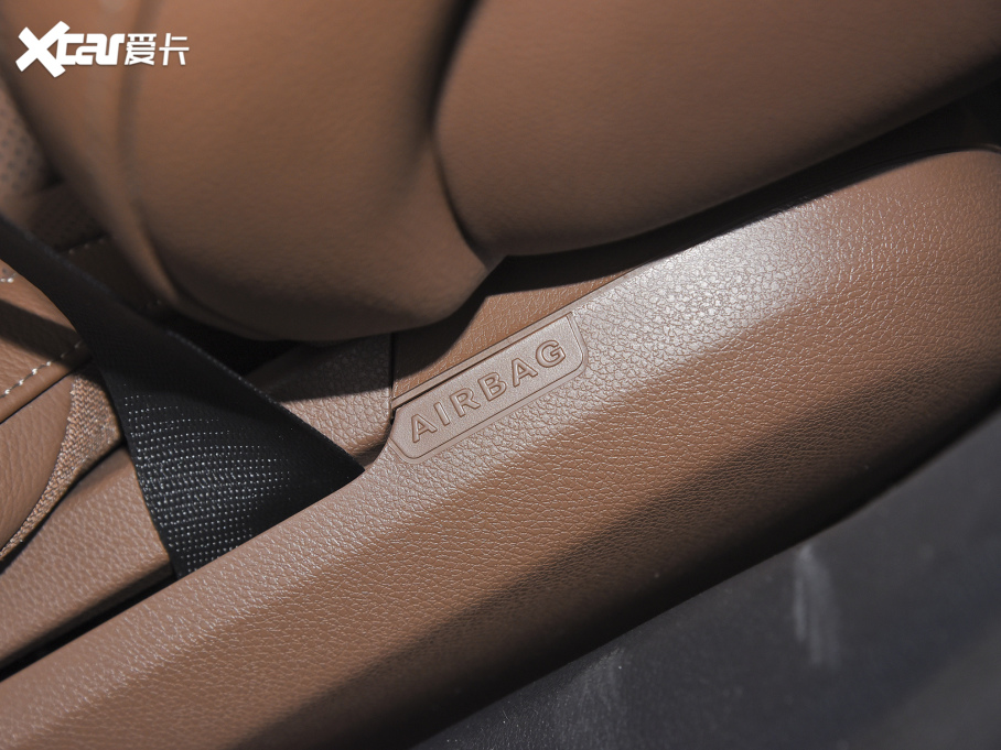 2022YE Ŀ E 300 L \F