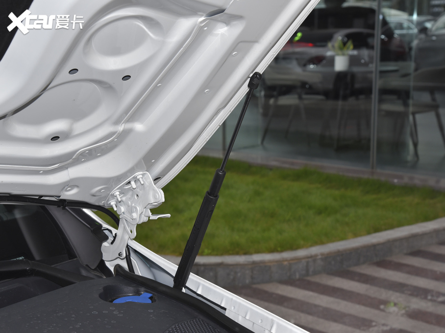 2022YE Ŀ E 300 L \F