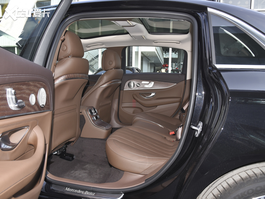 2022YE Ŀ E 300 L F