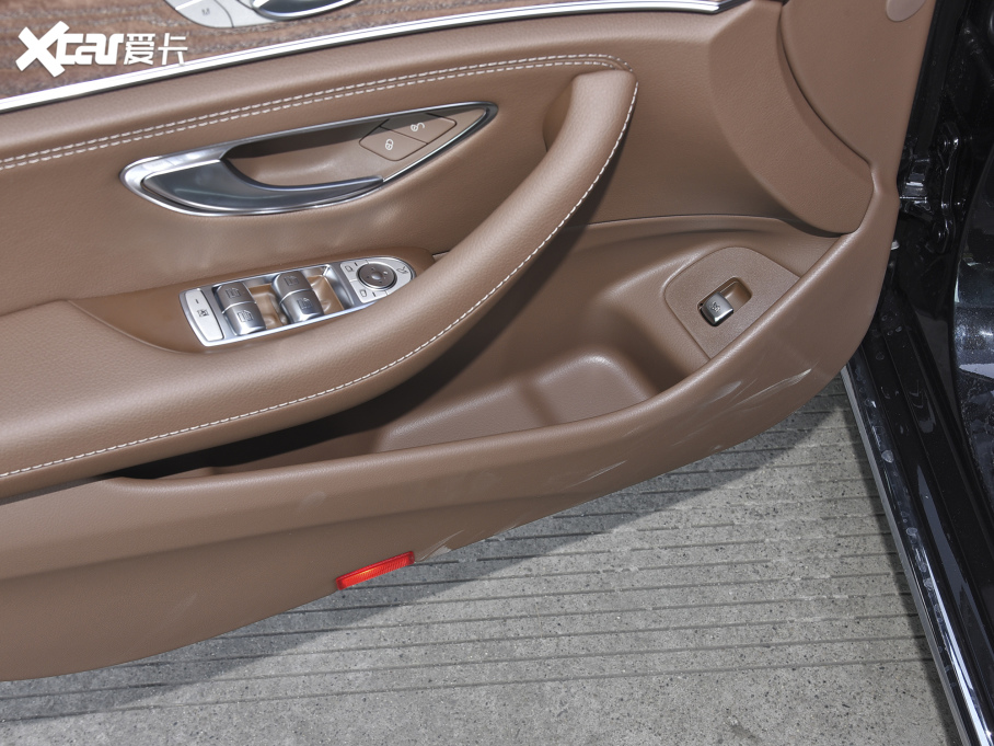 2022YE Ŀ E 300 L F