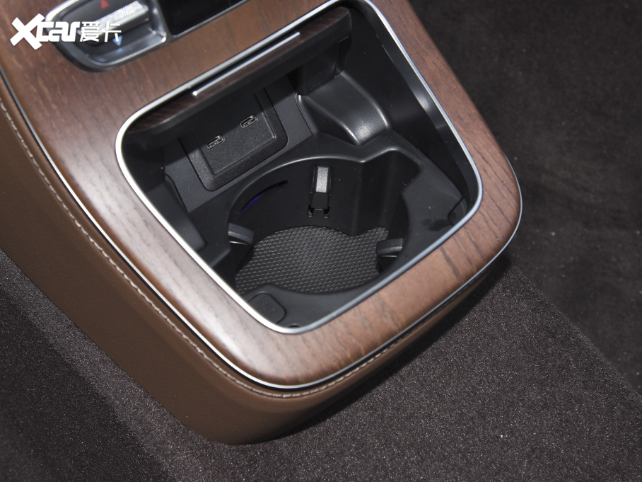 2022YE Ŀ E 300 L F