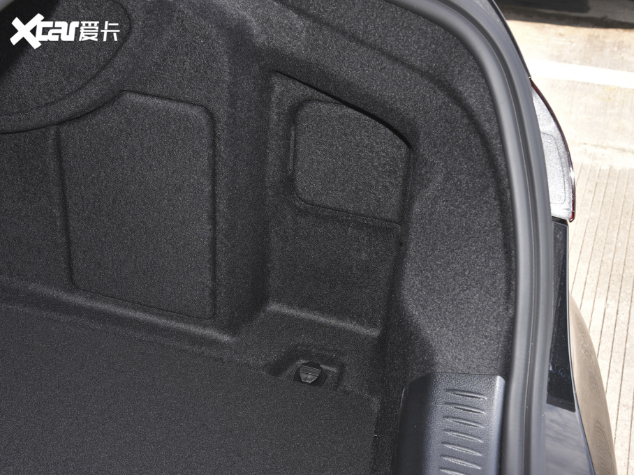 2022YE Ŀ E 300 L F