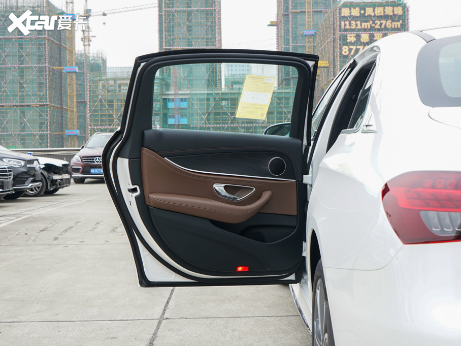 2022YE Ŀ E 300 L \ӕr