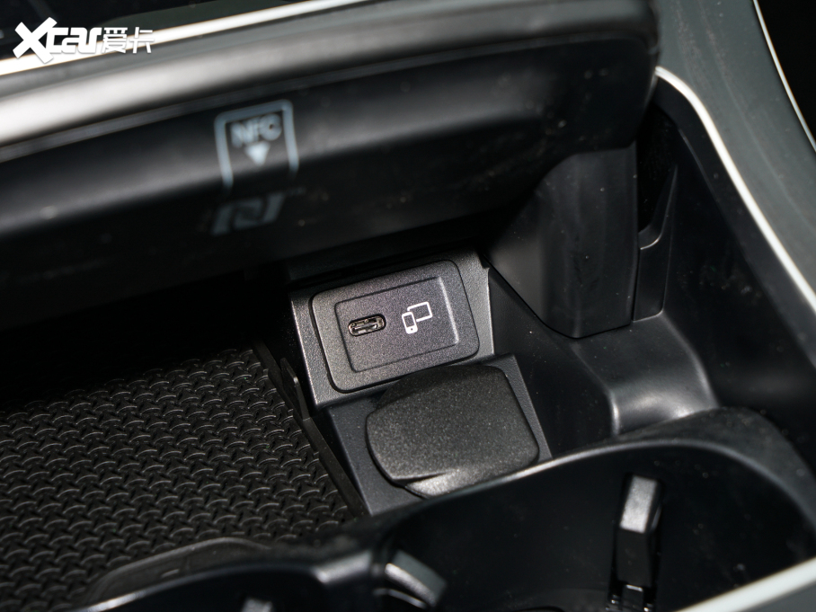 2022YE Ŀ E 300 L \ӕr