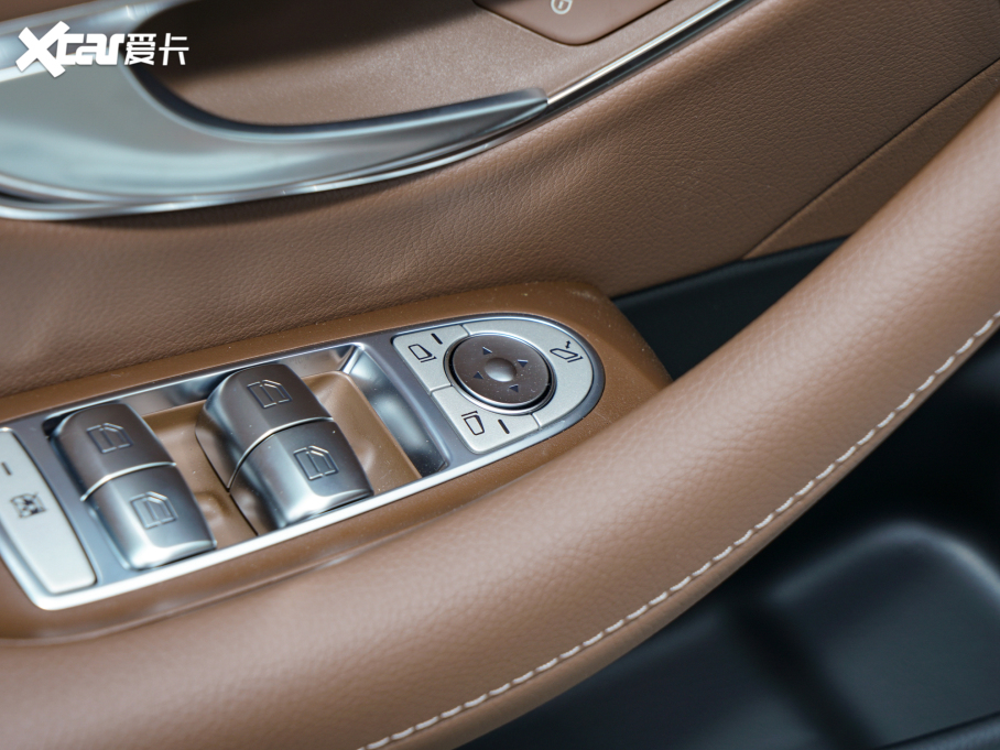 2022��YE�� �Ŀ� E 300 L �\�ӕr����