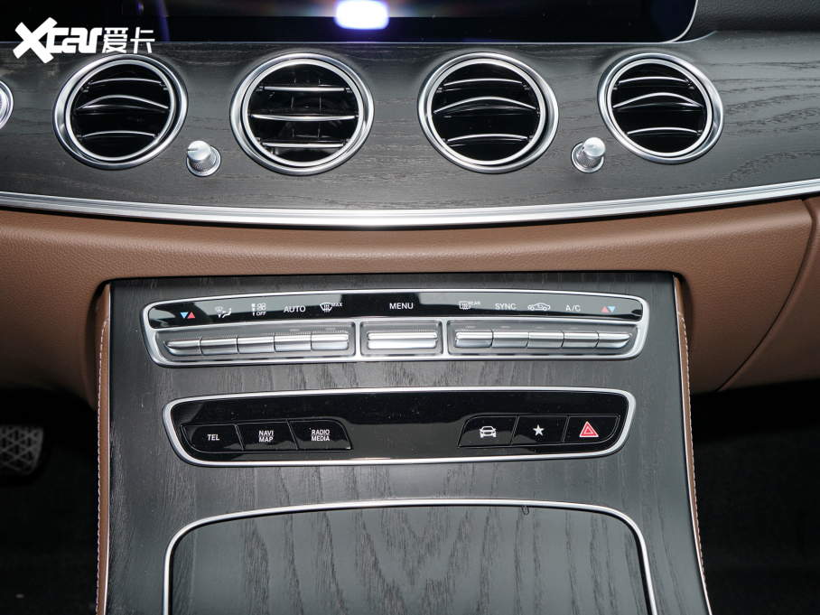 2022YE Ŀ E 300 L \ӕr