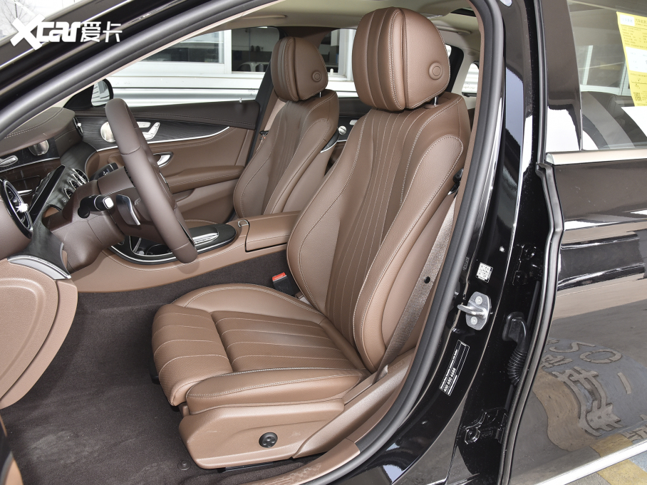 2022YE Ŀ E 300 L A