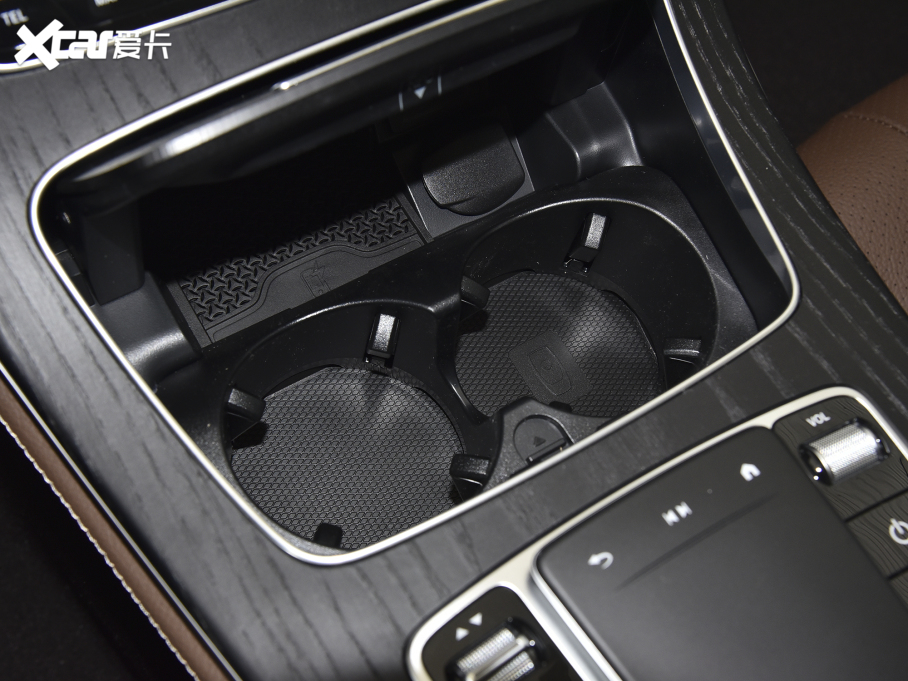 2022YE Ŀ E 300 L A