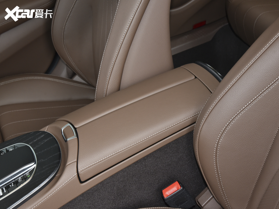 2022YE Ŀ E 300 L A