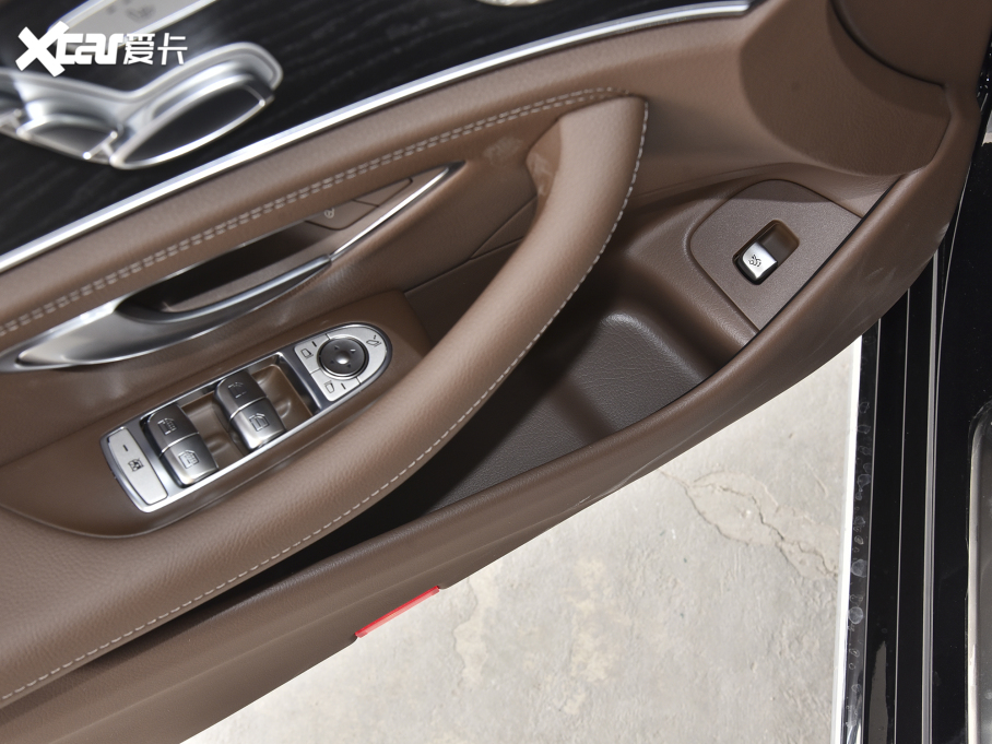 2022YE Ŀ E 300 L A