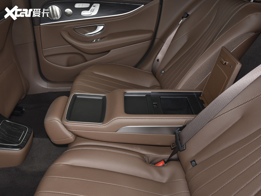 2022YE Ŀ E 300 L A