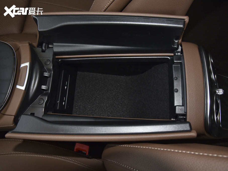 2022YE Ŀ E 300 L A