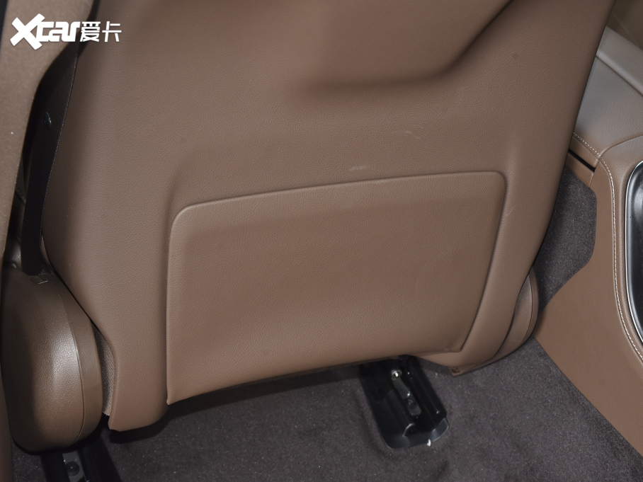 2022YE Ŀ E 300 L A