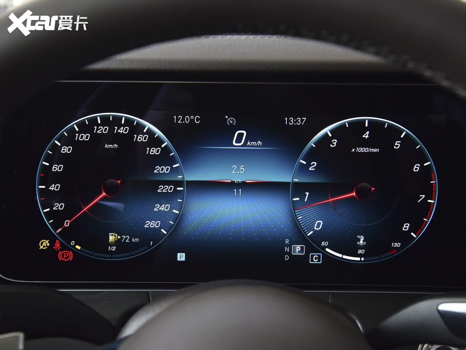 2022YE Ŀ E 300 L A