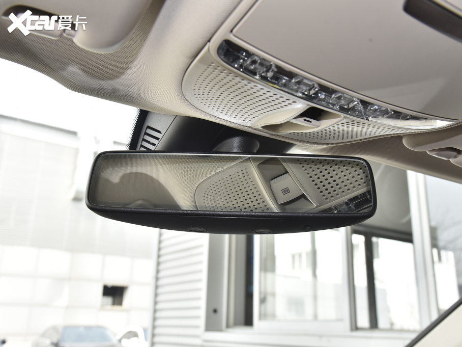 2022YE(j) Ŀ E 300 L A