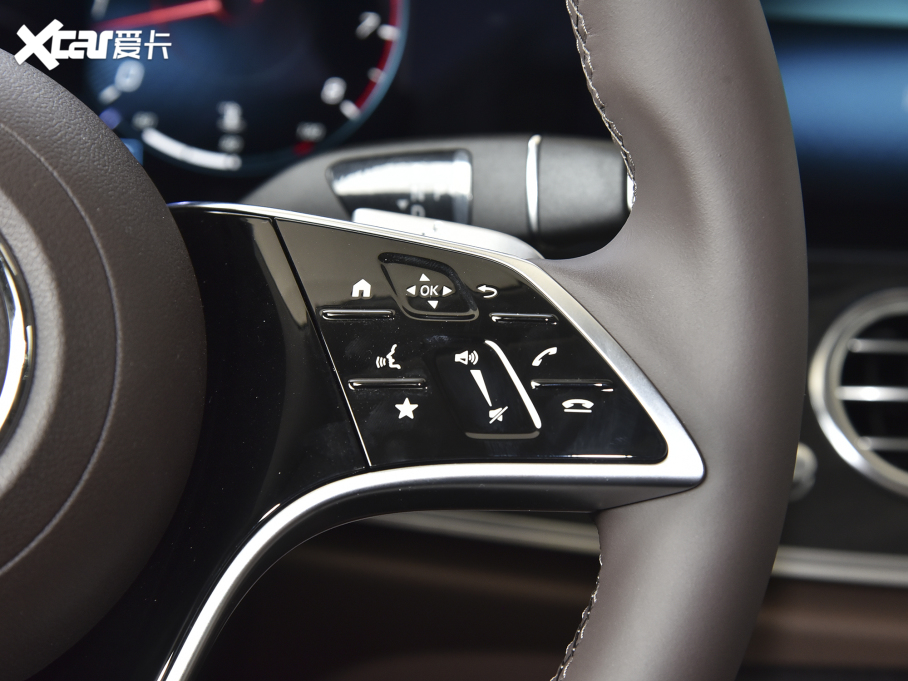 2022YE Ŀ E 300 L A