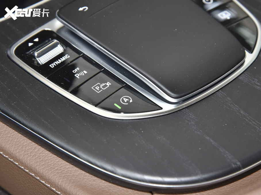 2022YE Ŀ E 300 L A