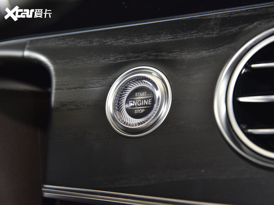 2022YE Ŀ E 300 L A