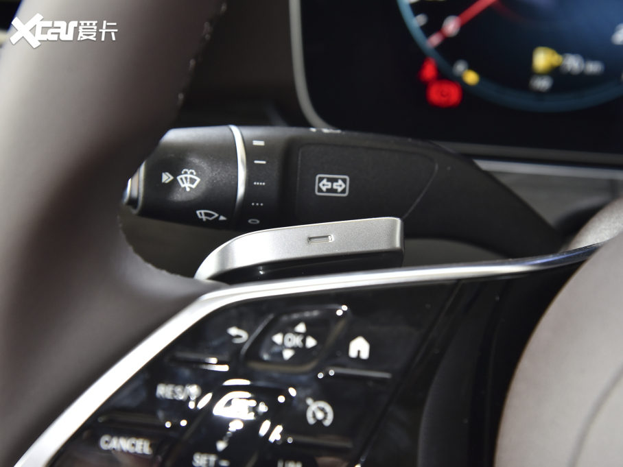 2022YE Ŀ E 300 L A