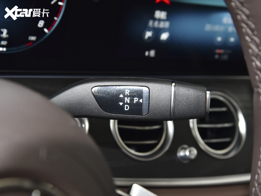 2022YE Ŀ E 300 L A