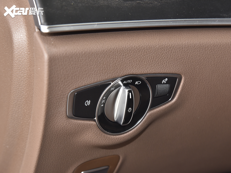 2022YE Ŀ E 300 L A