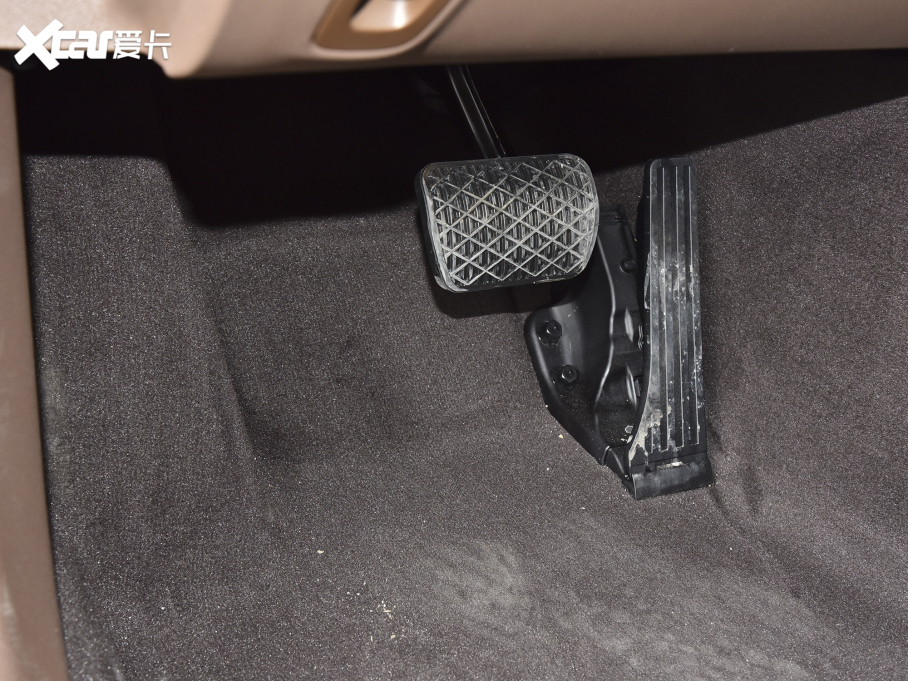 2022YE Ŀ E 300 L A