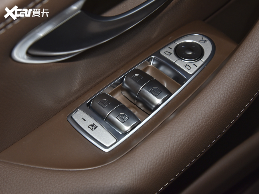 2022YE Ŀ E 300 L A