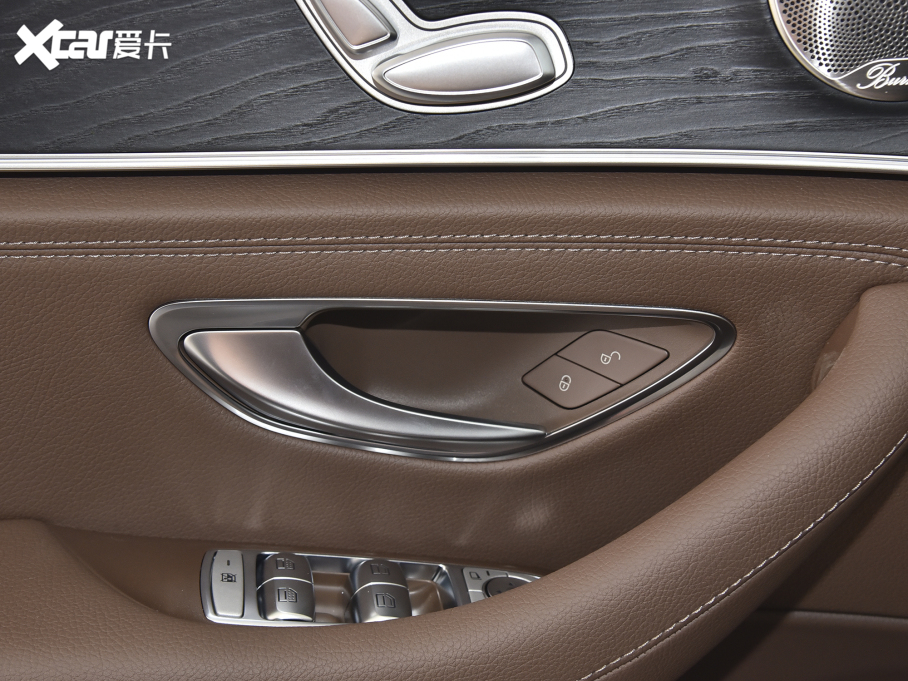 2022YE Ŀ E 300 L A