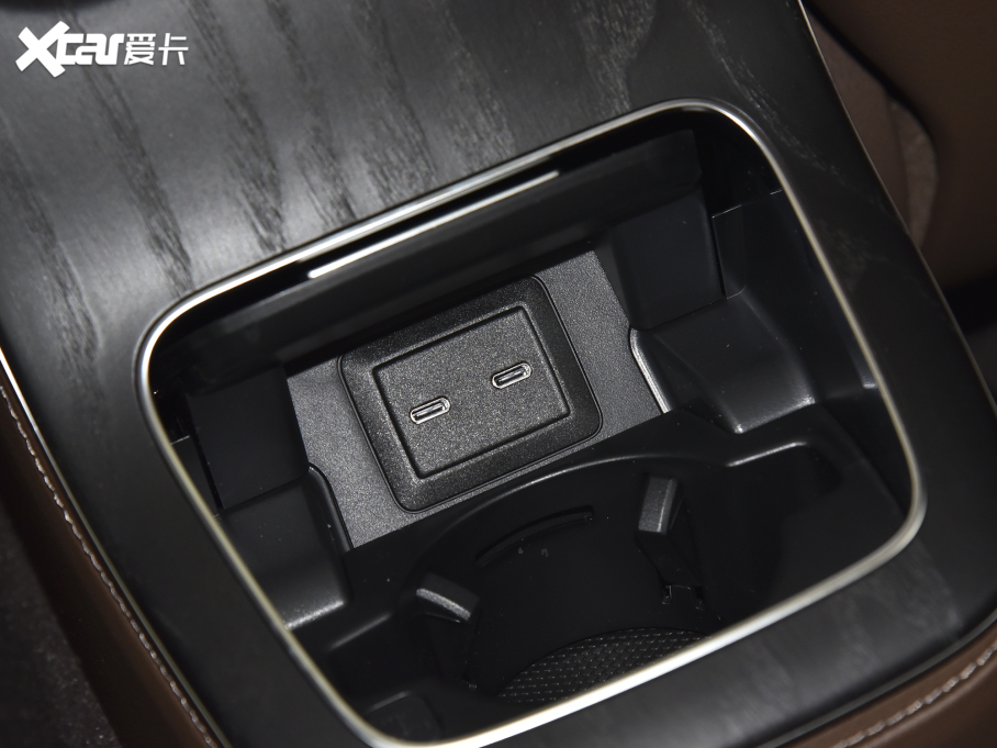 2022YE Ŀ E 300 L A