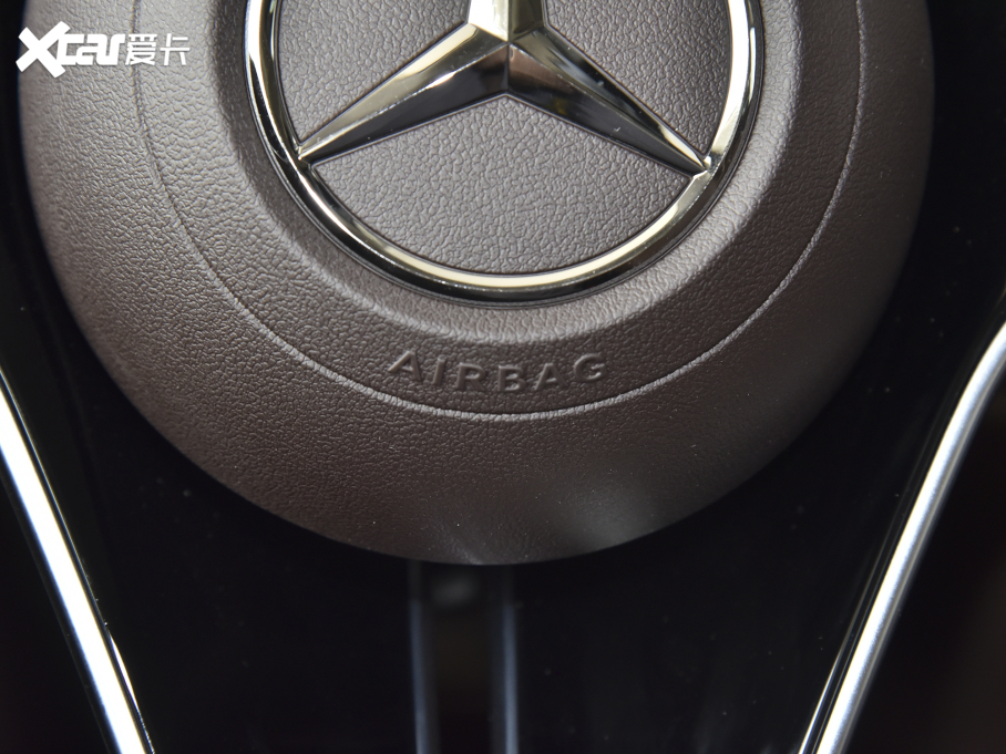 2022YE Ŀ E 300 L A