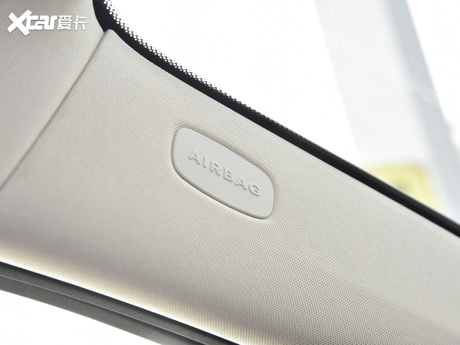 2022YE Ŀ E 300 L A