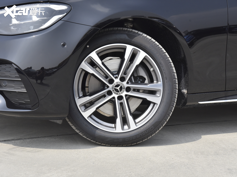 2022YE Ŀ E 260 L \