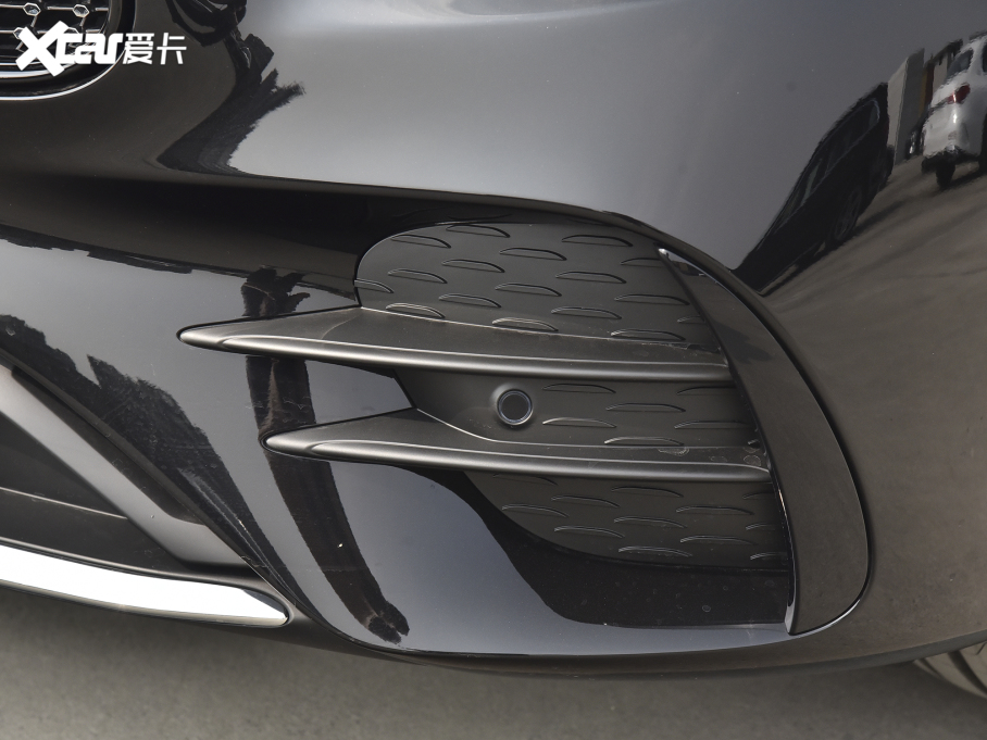 2022YE Ŀ E 260 L \