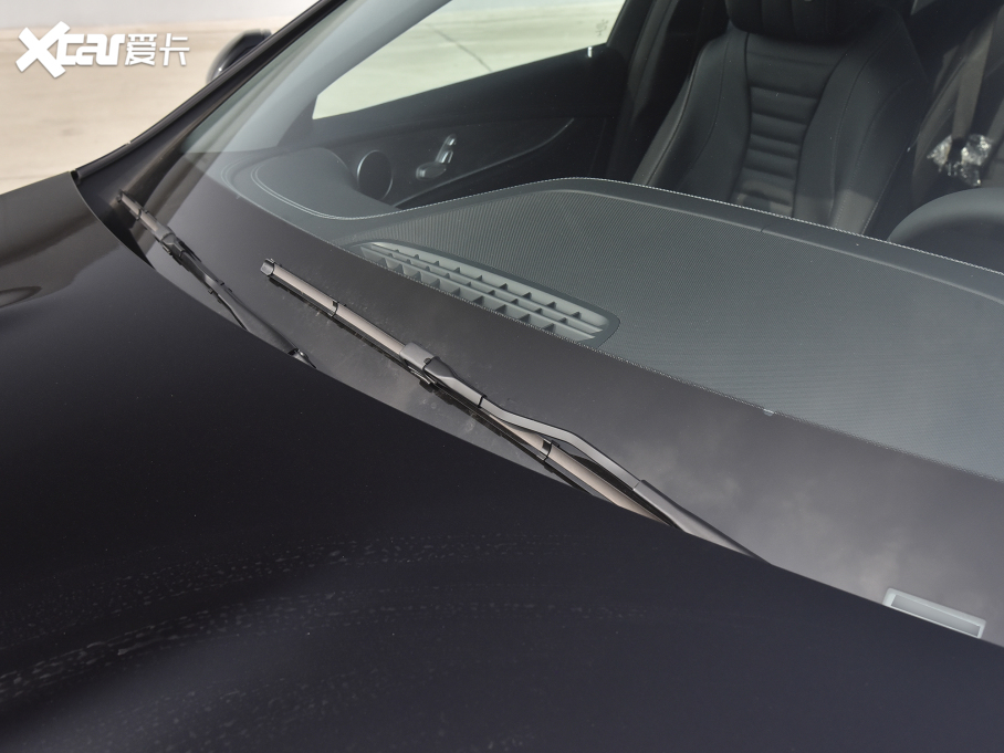 2022YE Ŀ E 260 L \