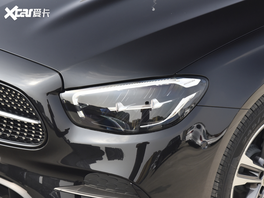 2022YE Ŀ E 260 L \