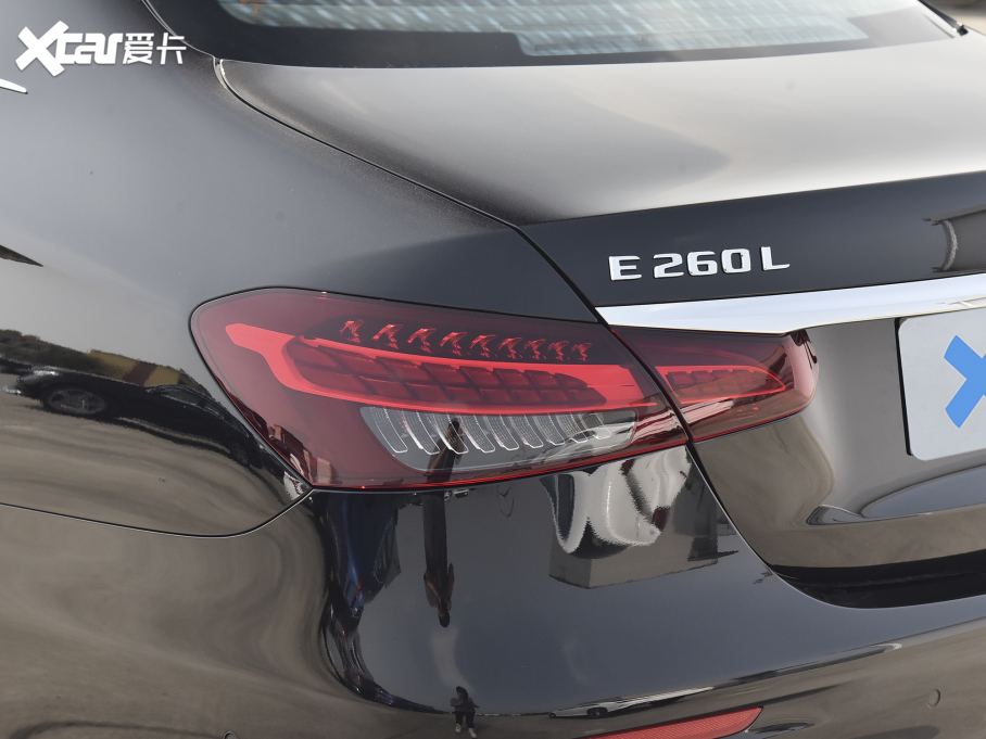 2022YE Ŀ E 260 L \