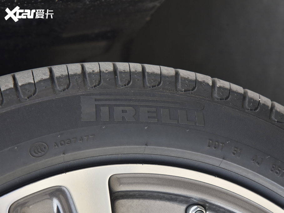 2022YE Ŀ E 260 L \