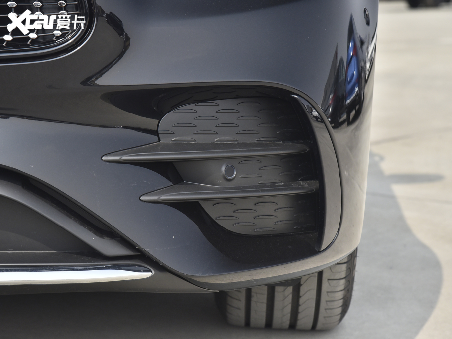 2022YE Ŀ E 260 L \