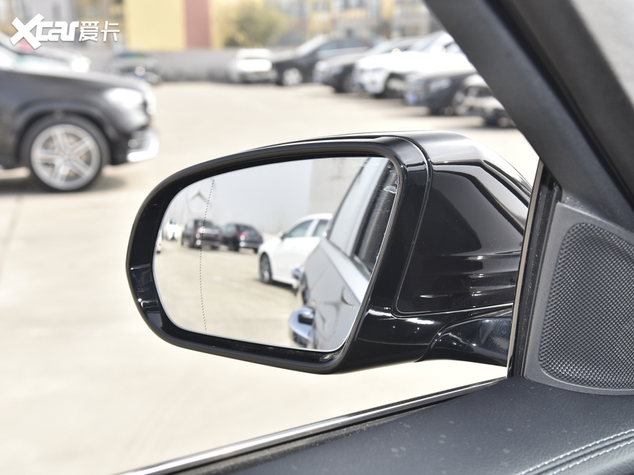 2022��YE�� �Ŀ� E 260 L �\����