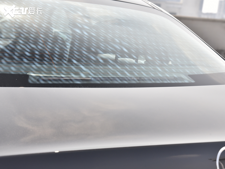 2022YE Ŀ E 260 L \