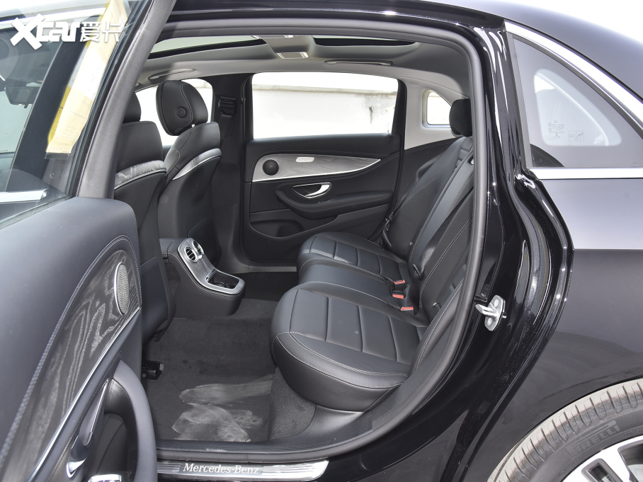 2022YE Ŀ E 260 L \