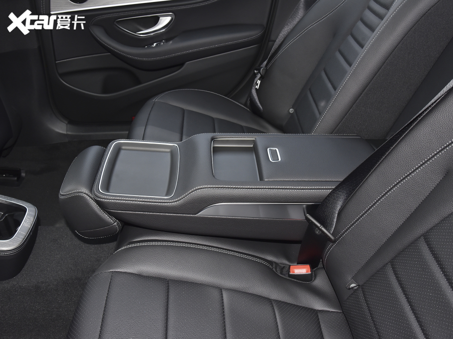 2022YE Ŀ E 260 L \