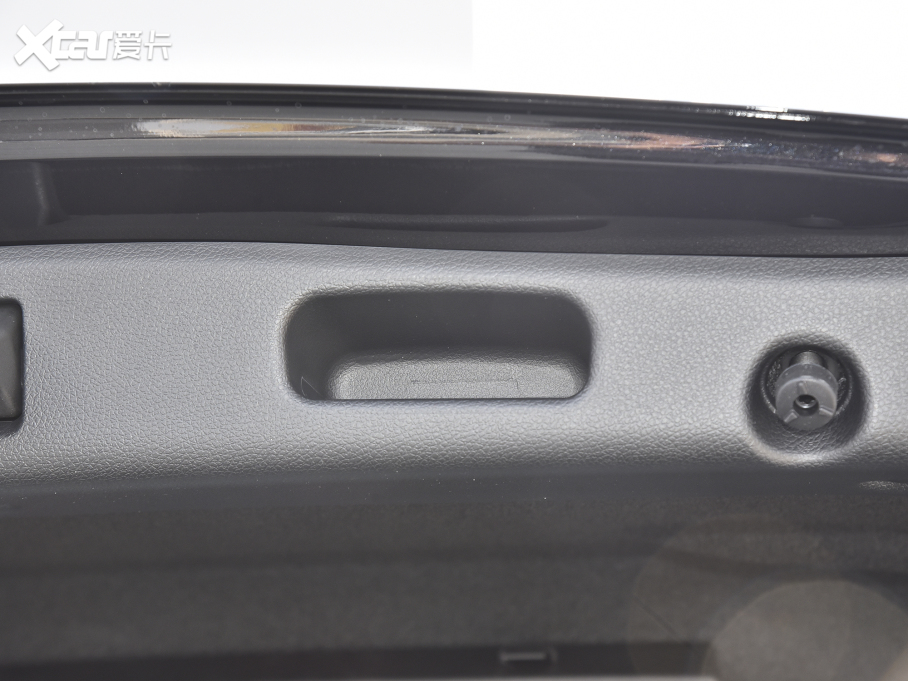 2022YE Ŀ E 260 L \