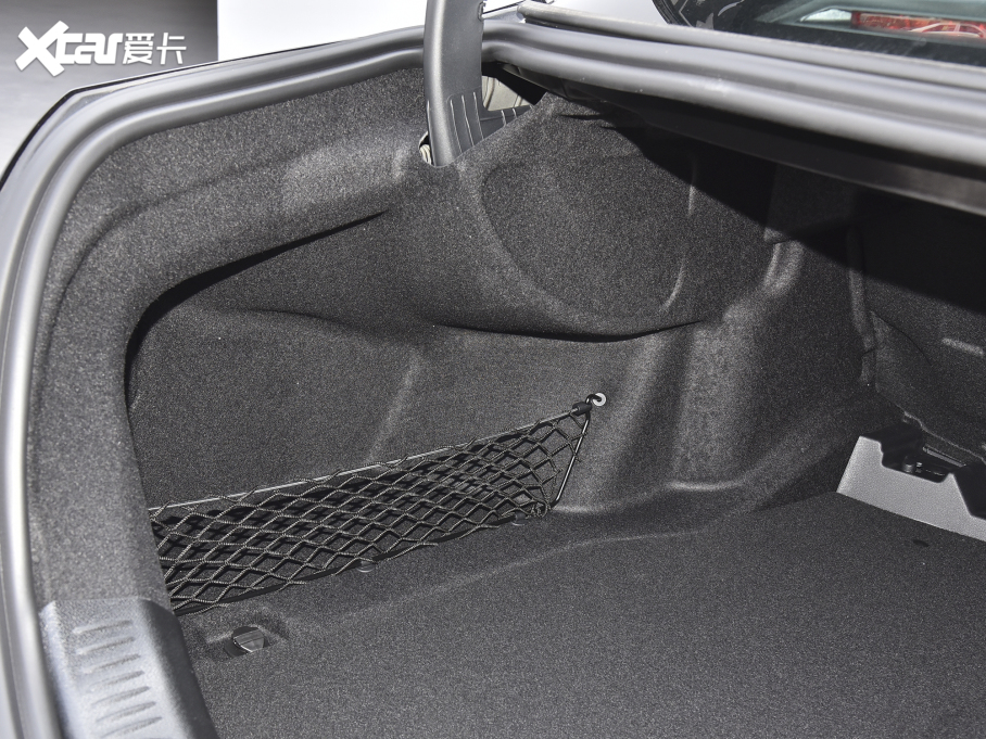 2022YE Ŀ E 260 L \