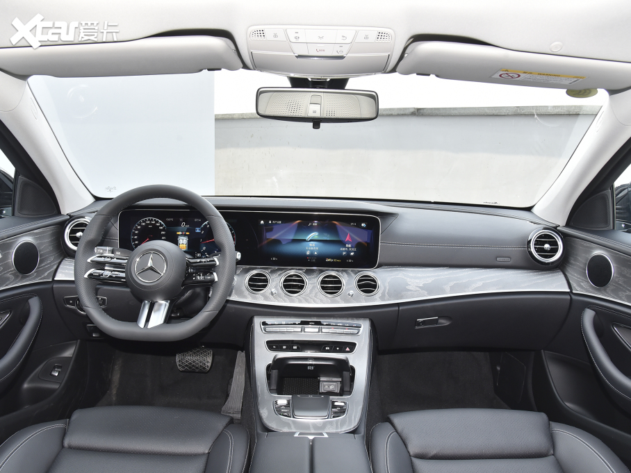 2022YE Ŀ E 260 L \