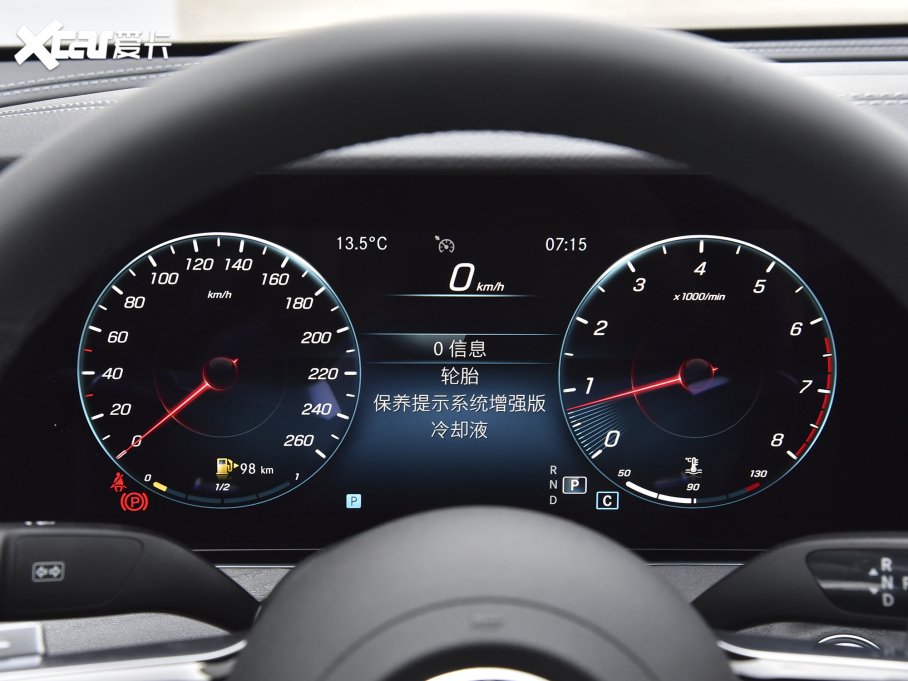 2022YE Ŀ E 260 L \