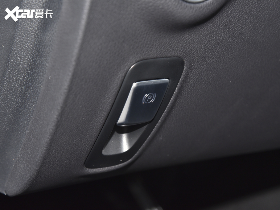 2022YE Ŀ E 260 L \